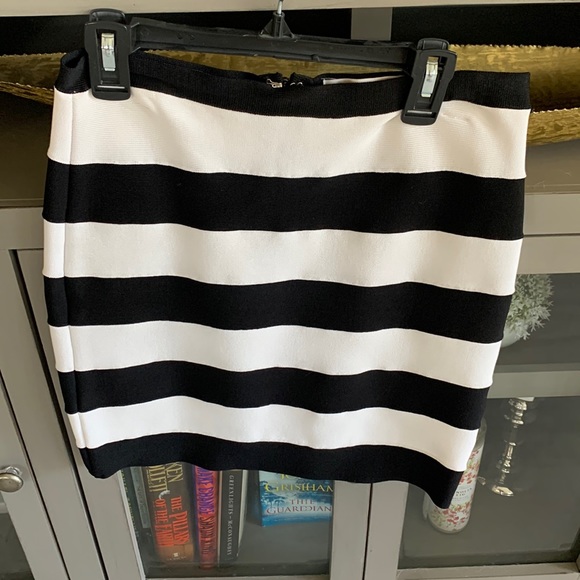 Michael Kors striped skirt. Sz 0 - Picture 1 of 3